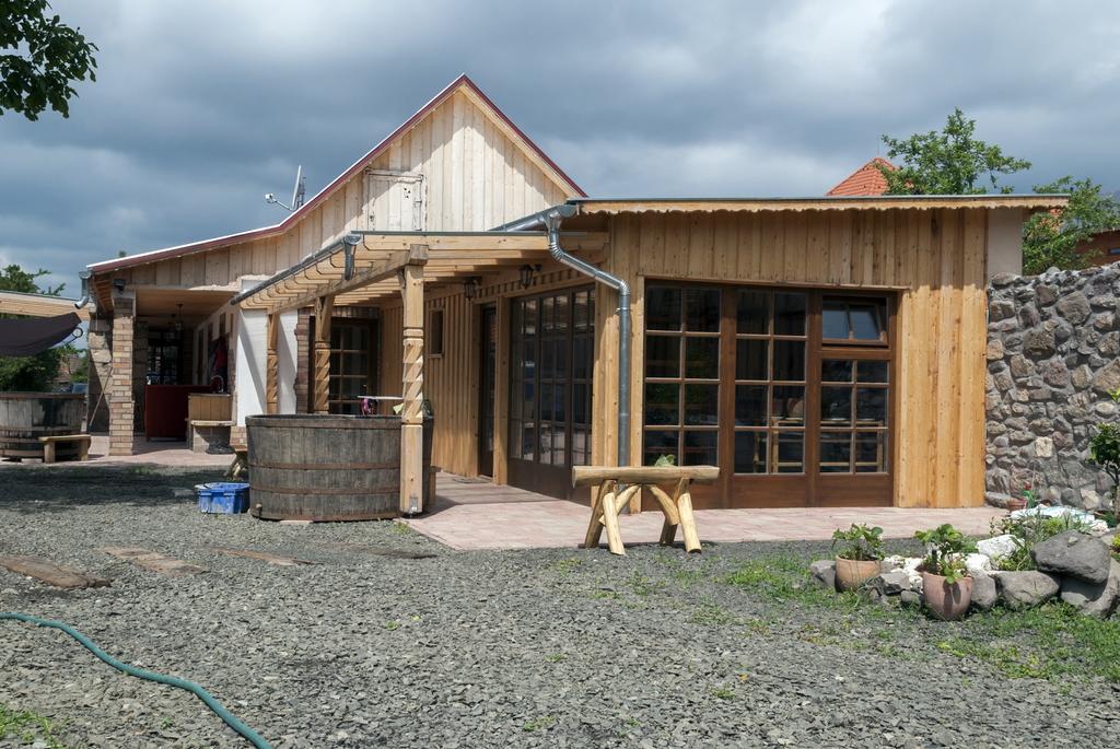 Édes Otthon Vendégház Nagyborzsony Extérieur photo